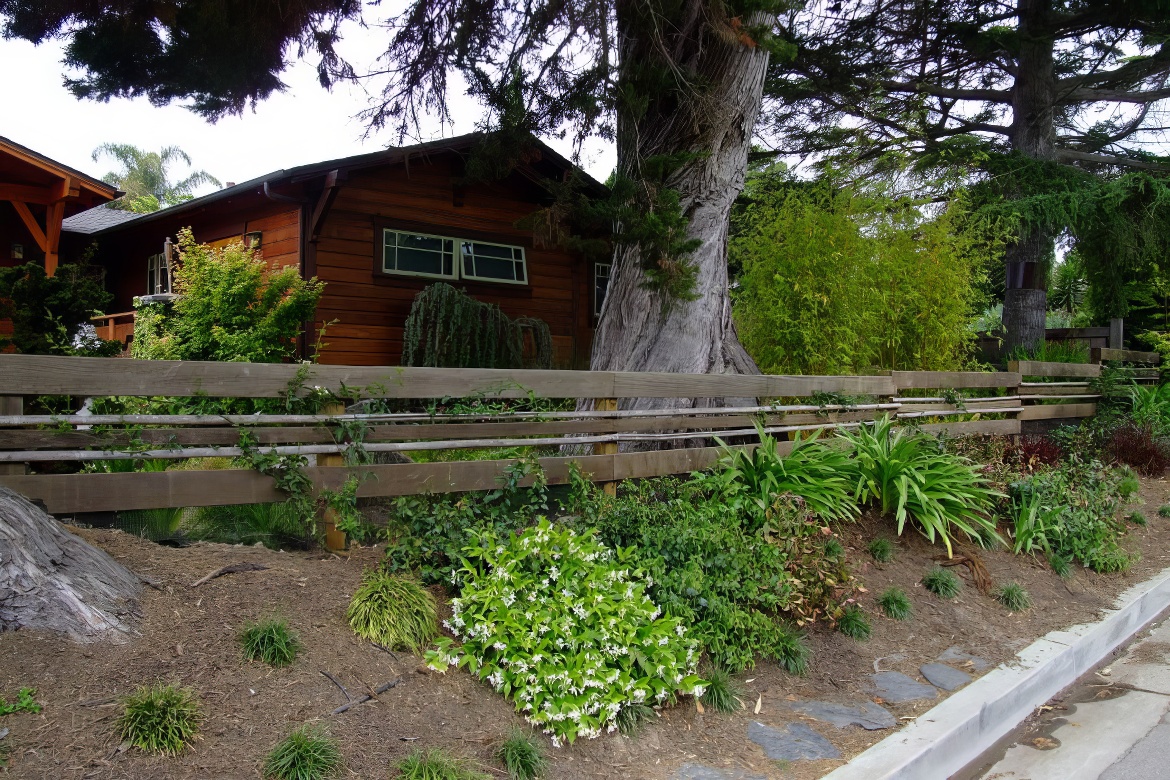 Tri-Horizontal Plank Fencing