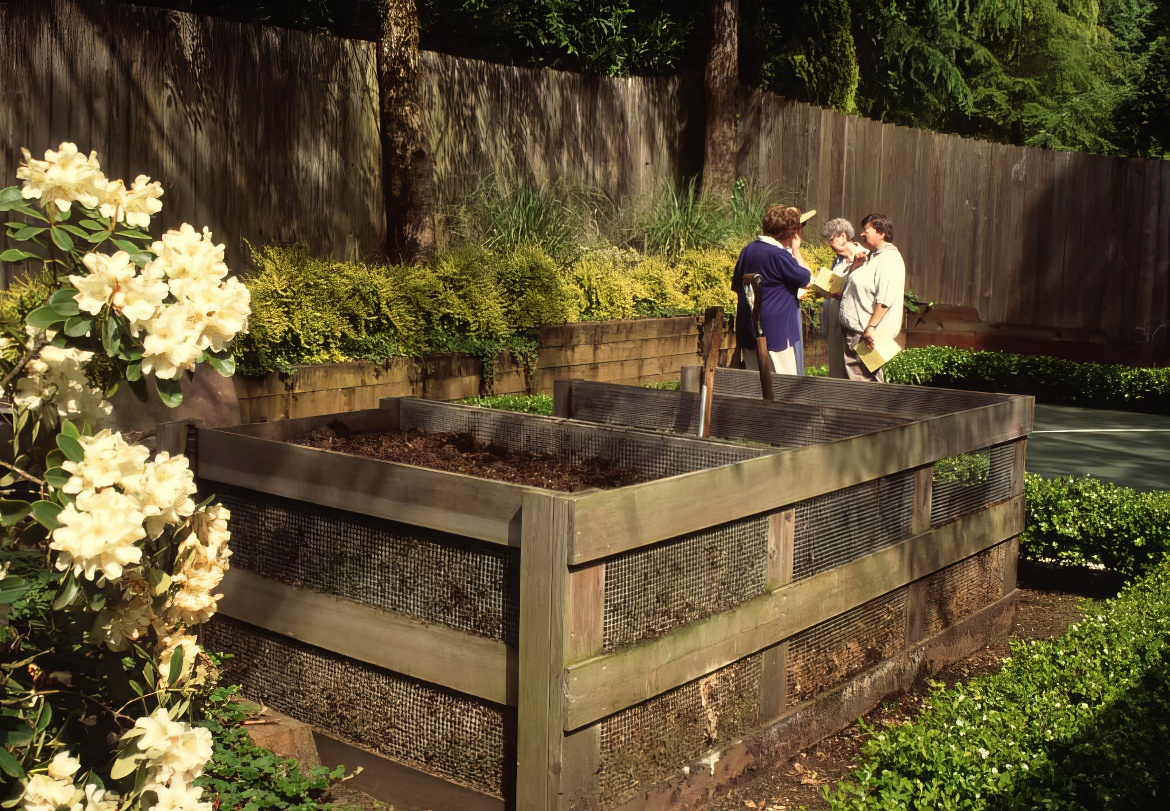 Large Compost Bin